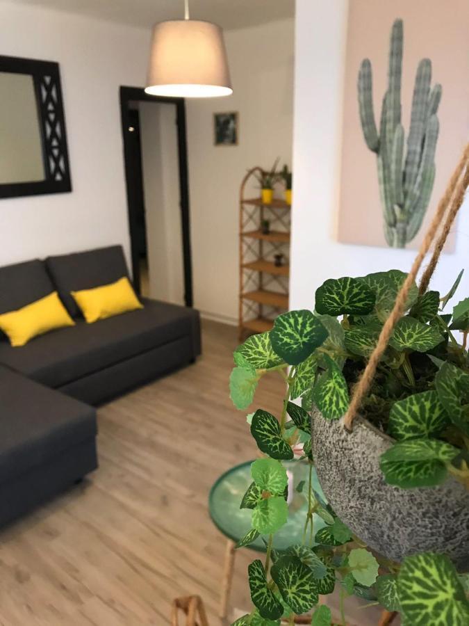 Cactus 2 Bedroom Apartment On Calle San Miguel Minutes From The Beach By Namaste Elite Torremolinos Exterior foto